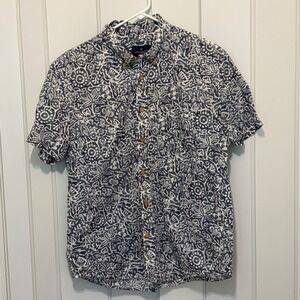 American Eagle Mens Large Classic Fit Short Sleeve Batik Print Button Down Shirt